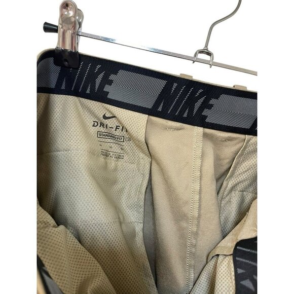 Nike Men's Core Flex Shorts Chinos Active Size 40 Standard Fit - Picture 2 of 9